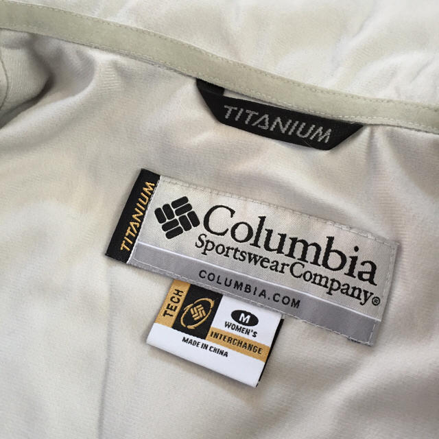 Columbia(コロンビア)のColumbia コロンビア titanium タイタニウム ホワイト アウター スポーツ/アウトドアのスキー(ウエア)の商品写真