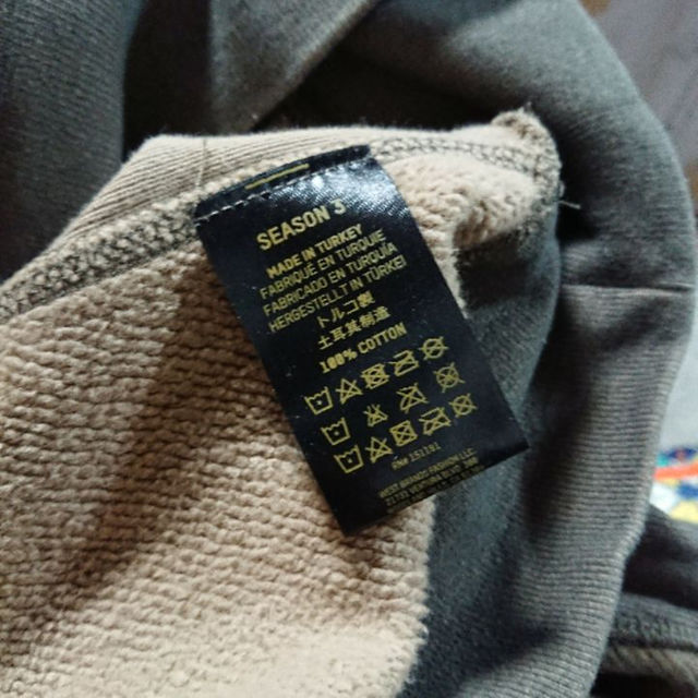 新品M yeezy season3 カモフーディー