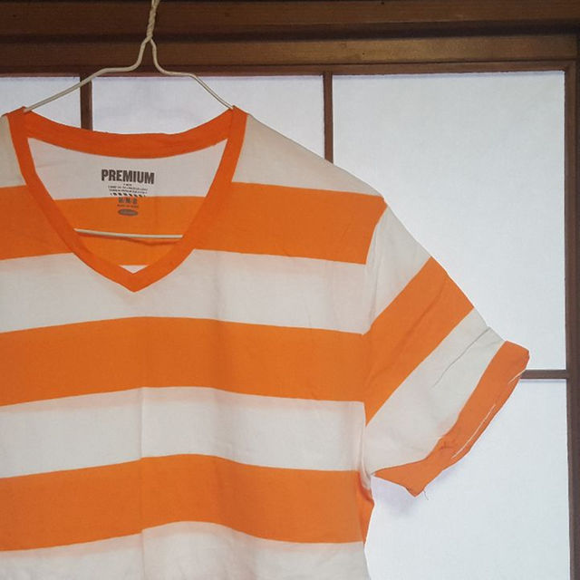 ボーダーTシャツ オレンジ 白 Vネック メンズ Mサイズ メンズのトップス(その他)の商品写真