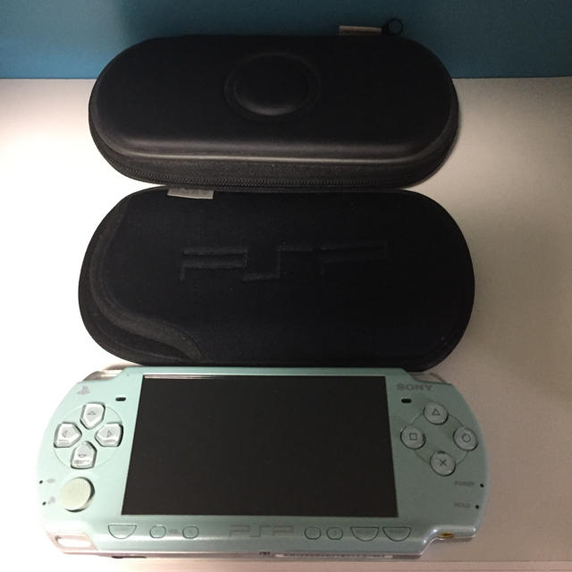 PlayStation Portable(プレイステーションポータブル)のPSP 2000 ミントグリーン エンタメ/ホビーのゲームソフト/ゲーム機本体(携帯用ゲーム機本体)の商品写真