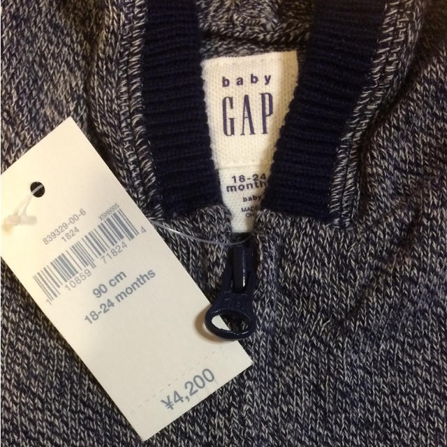 babyGAP(ベビーギャップ)のbaby gap 新品 カーディガン 90 キッズ/ベビー/マタニティのキッズ服男の子用(90cm~)(カーディガン)の商品写真