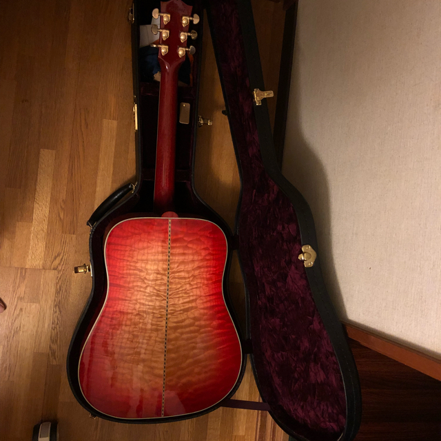 Gibson(ギブソン)のGIBSON Hummingbird Quilt 2014 楽器のギター(アコースティックギター)の商品写真