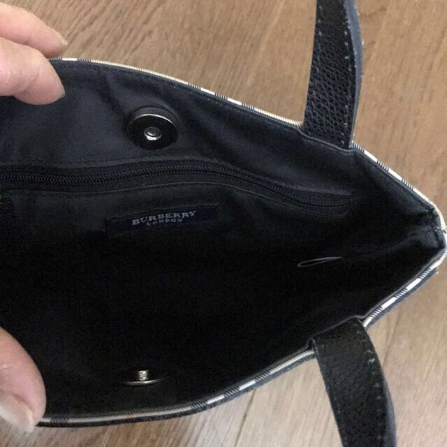BURBERRY - 新品 タグなし バーバリー ミニバッグ‼️の通販 by