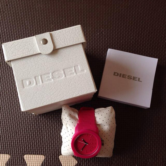 DIESEL(ディーゼル)のDIESELの新品**腕時計♪♪ レディースのファッション小物(腕時計)の商品写真