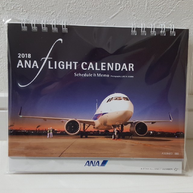 ANA(全日本空輸)(エーエヌエー(ゼンニッポンクウユ))の【専用】ANA2018手帳&卓上カレンダー インテリア/住まい/日用品の文房具(カレンダー/スケジュール)の商品写真