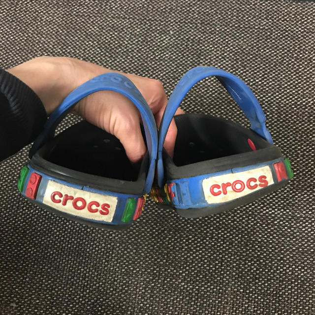 crocs(クロックス)のクロックスキッズ LEGOモデル J1サイズ19.5cm キッズ/ベビー/マタニティのキッズ靴/シューズ(15cm~)(サンダル)の商品写真