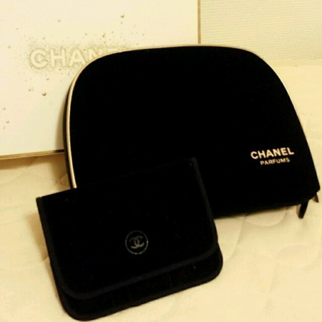 CHANEL(シャネル)のちょん様お取り置き中 ポーチ♥ヘアゴム レディースのファッション小物(ポーチ)の商品写真