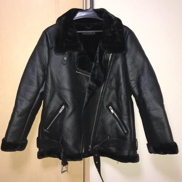 ZARA(ザラ)のZARA ムートンライダース レディースのジャケット/アウター(ライダースジャケット)の商品写真