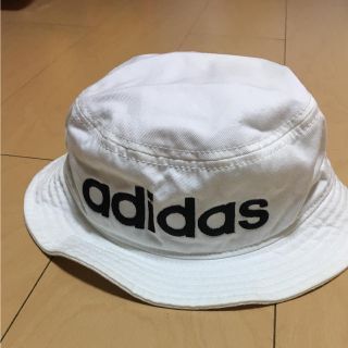 アディダス(adidas)のアディダス  バケットハット(帽子)