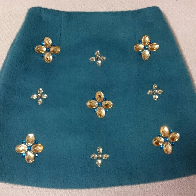 REDYAZEL(レディアゼル)のシャギービジュー台形スカート レディースのスカート(ミニスカート)の商品写真