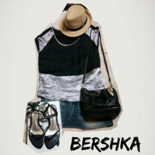 ベルシュカ(Bershka)のベルシュカ☆サテンバイカラートップス(カットソー(半袖/袖なし))