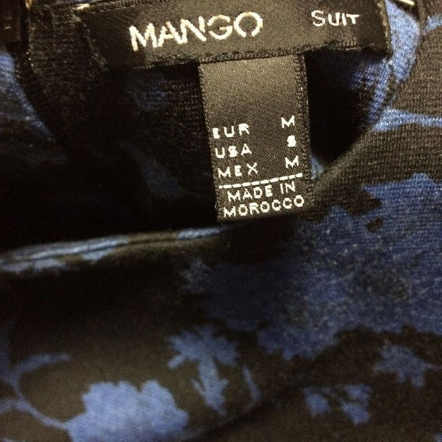 MANGO(マンゴ)のマンゴ MANGO タイトワンピース 膝下丈 黒ライン×花柄  ☆美品☆ レディースのワンピース(ひざ丈ワンピース)の商品写真