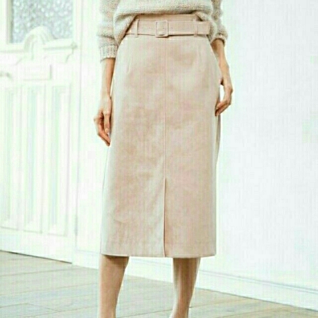 ANAYI(アナイ)の【春の新作】フェイクスエード  タイトスカート レディースのスカート(ひざ丈スカート)の商品写真