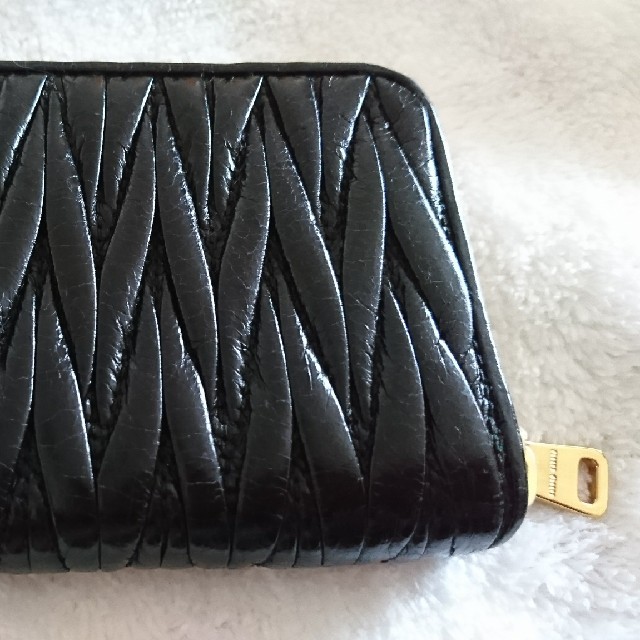 miumiu(ミュウミュウ)のmiu miu折り財布 レディースのファッション小物(財布)の商品写真