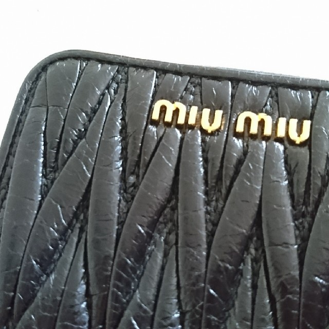 miumiu(ミュウミュウ)のmiu miu折り財布 レディースのファッション小物(財布)の商品写真