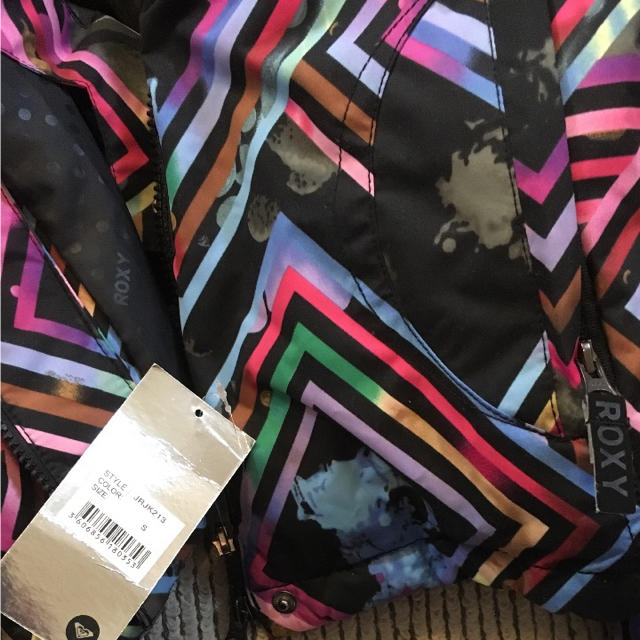 Roxy(ロキシー)のロキシー♡スノーボードウェア♡レディース♡新品♡クイックシルバー スポーツ/アウトドアのスノーボード(ウエア/装備)の商品写真