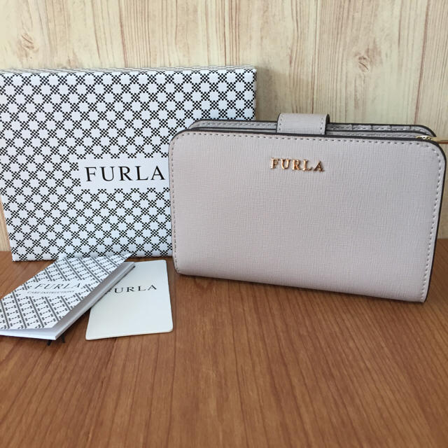 新品☆FURLA(フルラ) グレー グレージュ レザー  折り財布