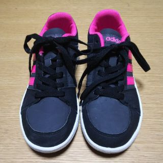 アディダス(adidas)のadidasスニーカー👟(スニーカー)