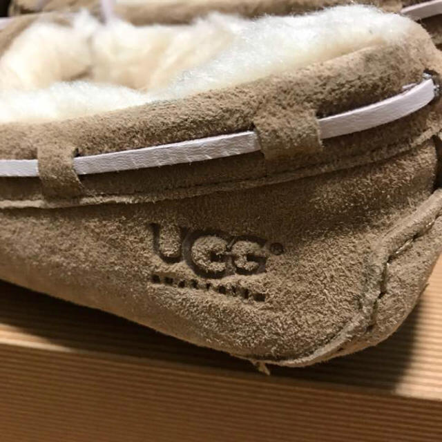 UGG(アグ)のさく様 専用 美品 正規品 ugg dakota タバコ モカシン   レディースの靴/シューズ(スリッポン/モカシン)の商品写真