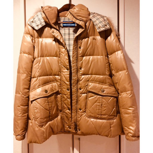 BURBERRY BLUE LABEL(バーバリーブルーレーベル)の最終値下げ BURBERRY Bluelabel ベージュ ダウンジャケット  レディースのジャケット/アウター(ダウンジャケット)の商品写真