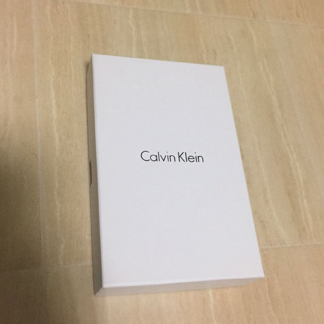 Calvin Klein(カルバンクライン)の【新品未使用品】カルバンクライン 二つ折り財布（グレー） メンズのファッション小物(折り財布)の商品写真