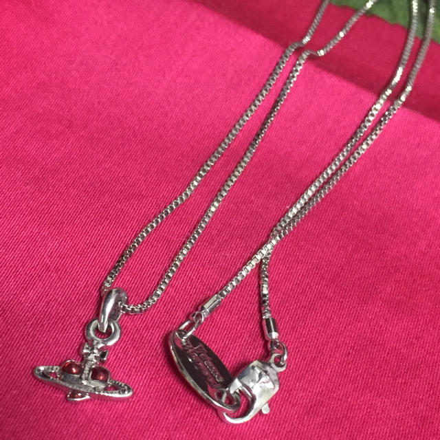 Vivienne Westwood(ヴィヴィアンウエストウッド)のお正月価格⭐︎ナノハートネックレスレッド レディースのアクセサリー(ネックレス)の商品写真