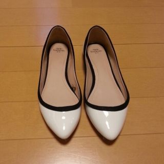 ザラ(ZARA)のZARA エナメルフラット。(ハイヒール/パンプス)