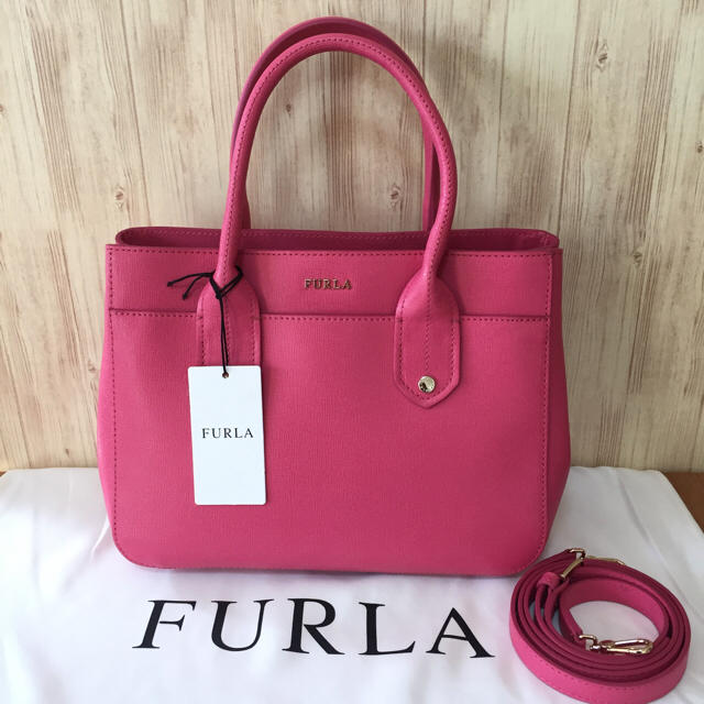 Furla(フルラ)のフルラ 新品 新作 2wayバッグ 可愛い ピンク 最新カラー♡  レディースのバッグ(ショルダーバッグ)の商品写真