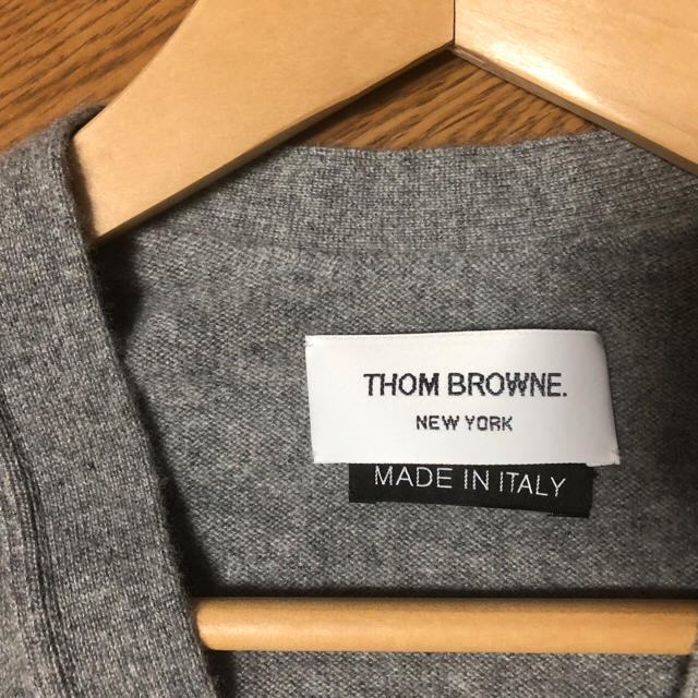 THOM BROWNE(トムブラウン)のトムブラウン カシミア カーディガン メンズのトップス(カーディガン)の商品写真