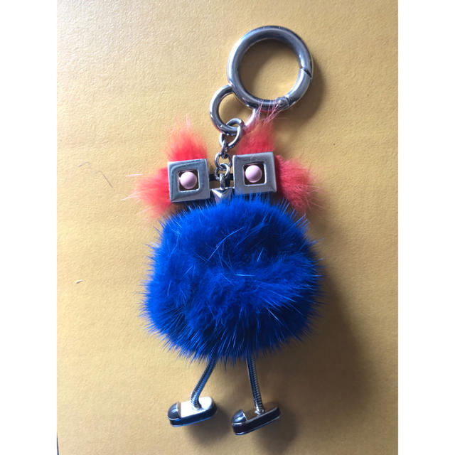 FENDI(フェンディ)のフェンディ リアルファーチャーム ハンドメイドのファッション小物(バッグチャーム)の商品写真