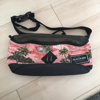 ダカイン(Dakine)の美品！DAKINE バック(ショルダーバッグ)