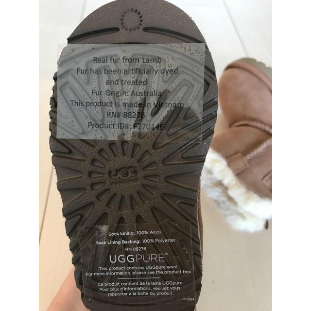 UGG(アグ)の新品未使用 UGG ムートンブーツキッズサイズ13.5cm キッズ/ベビー/マタニティのキッズ靴/シューズ(15cm~)(ブーツ)の商品写真