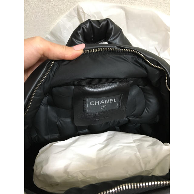 CHANEL(シャネル)のシャネル エンボスリュック レディースのバッグ(リュック/バックパック)の商品写真