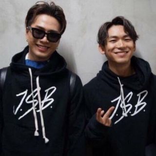 トゥエンティーフォーカラッツ(24karats)のJSB パーカー(パーカー)