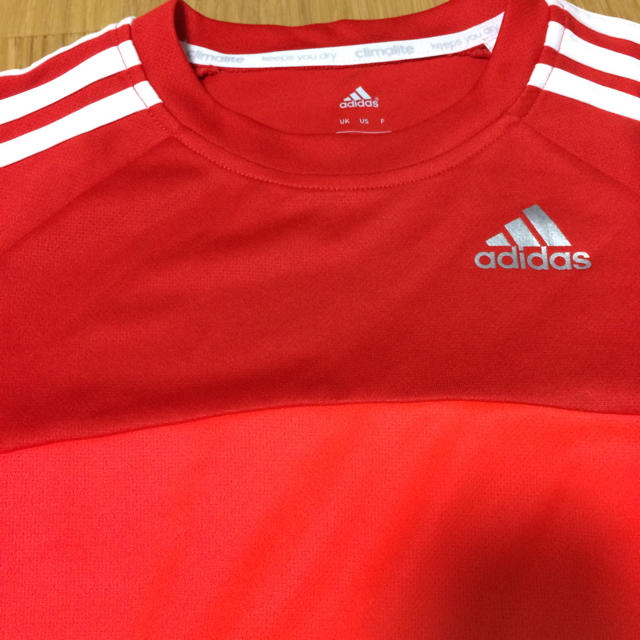 adidas(アディダス)のアディダス Ｔシャツ130 キッズ/ベビー/マタニティのキッズ服男の子用(90cm~)(Tシャツ/カットソー)の商品写真