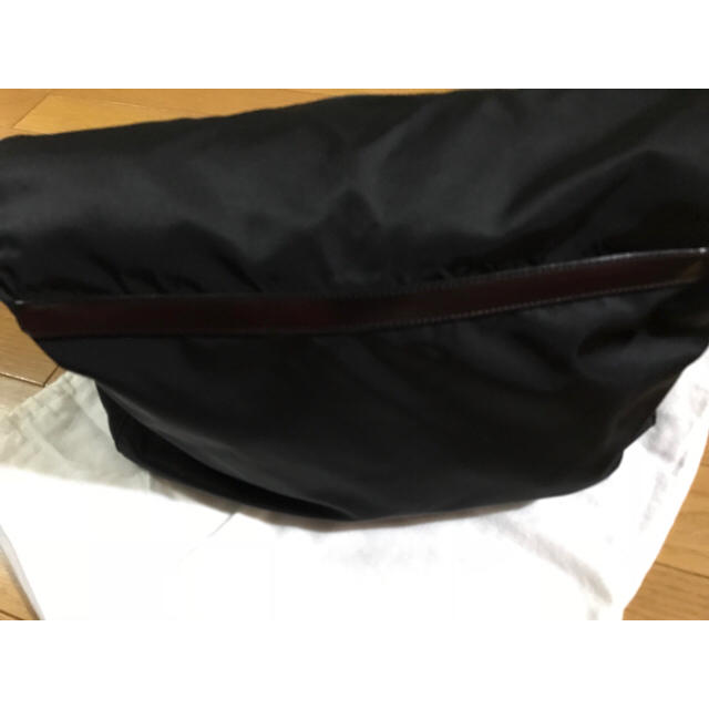 PRADA(プラダ)のプラダ メッセンジャーバッグ ブラック レディースのバッグ(ショルダーバッグ)の商品写真