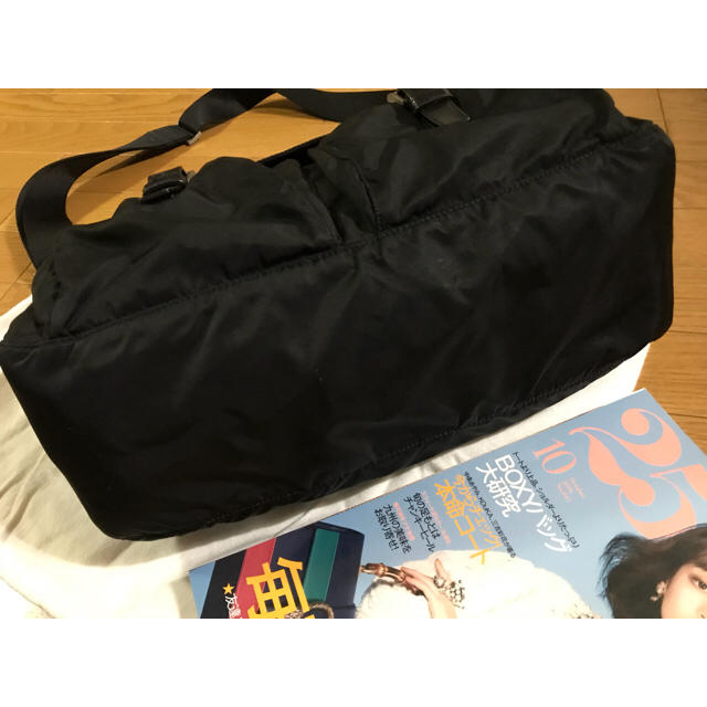PRADA(プラダ)のプラダ メッセンジャーバッグ ブラック レディースのバッグ(ショルダーバッグ)の商品写真