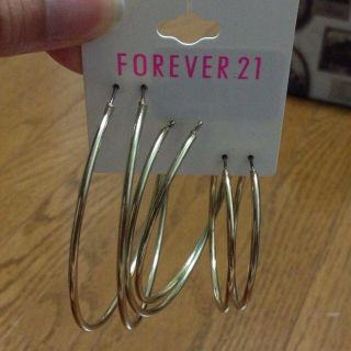 フォーエバートゥエンティーワン(FOREVER 21)のフープピアス(ピアス)