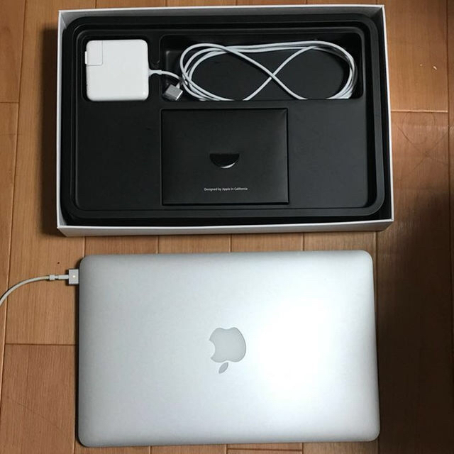 Apple(アップル)のMacBook Air Mid2012 11インチ スマホ/家電/カメラのPC/タブレット(ノートPC)の商品写真