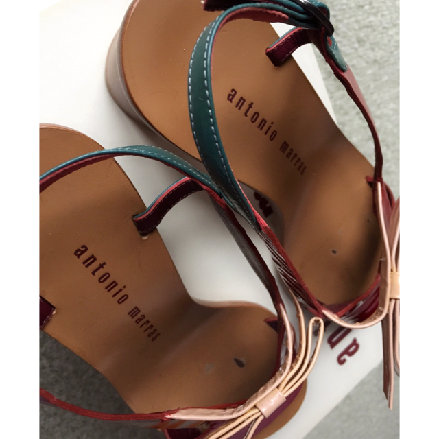 トリコロールカラーエナメルサンダル レディースの靴/シューズ(サンダル)の商品写真