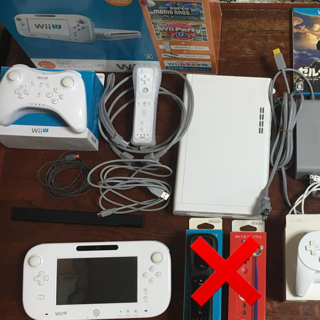 Wii U(ウィーユー)のWiiU ファミリープレミアムセット 32G エンタメ/ホビーのゲームソフト/ゲーム機本体(家庭用ゲーム機本体)の商品写真
