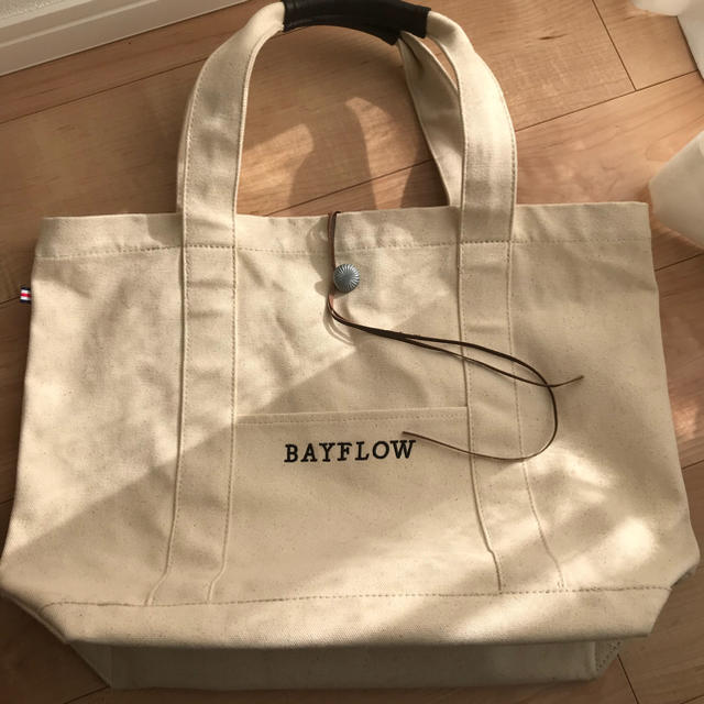 BAYFLOW(ベイフロー)のBAYFLOW コンチョロゴトート Ｌサイズ ベイフロー   レディースのバッグ(トートバッグ)の商品写真