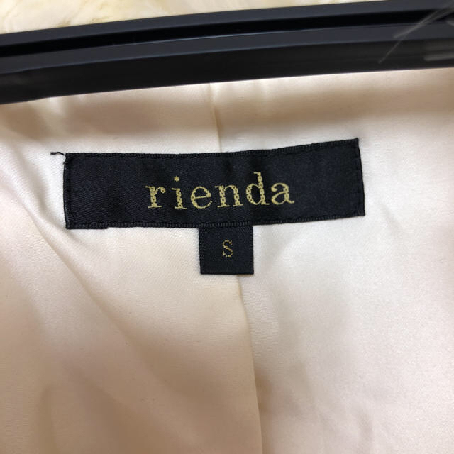 rienda(リエンダ)のリエンダ♡ホワイトファーコート レディースのジャケット/アウター(毛皮/ファーコート)の商品写真