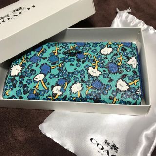 コーチ(COACH)の新品未使用☆COACH ワイルドハート フラワー 長財布☆(財布)