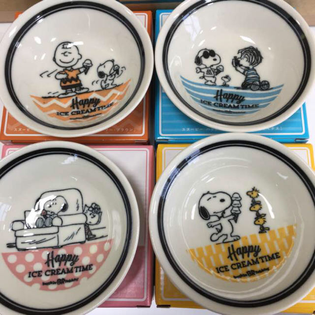 SNOOPY(スヌーピー)のスヌーピー豆皿 サーティワン エンタメ/ホビーのコレクション(ノベルティグッズ)の商品写真