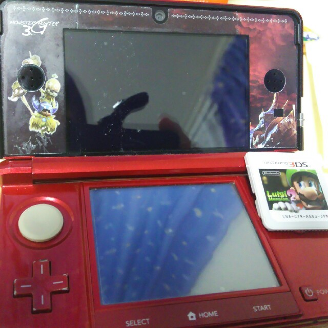 ニンテンドー3DS(ニンテンドー3DS)の3DSカラー（レッド）ルイージマンションセット（中古） エンタメ/ホビーのゲームソフト/ゲーム機本体(携帯用ゲームソフト)の商品写真