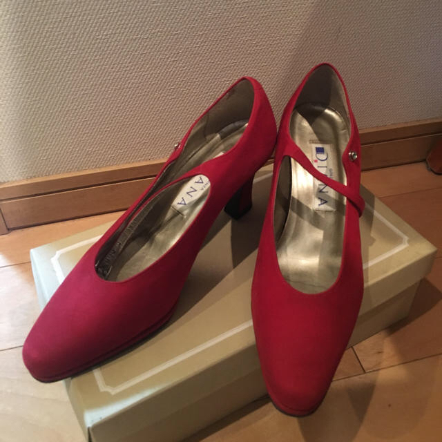 DIANA(ダイアナ)のDIANA@赤いパンプス レディースの靴/シューズ(ハイヒール/パンプス)の商品写真