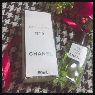 シャネル(CHANEL)の［未使用✧CHANEL］EAU DE TOILETTE N°19CHANEL香水(ユニセックス)