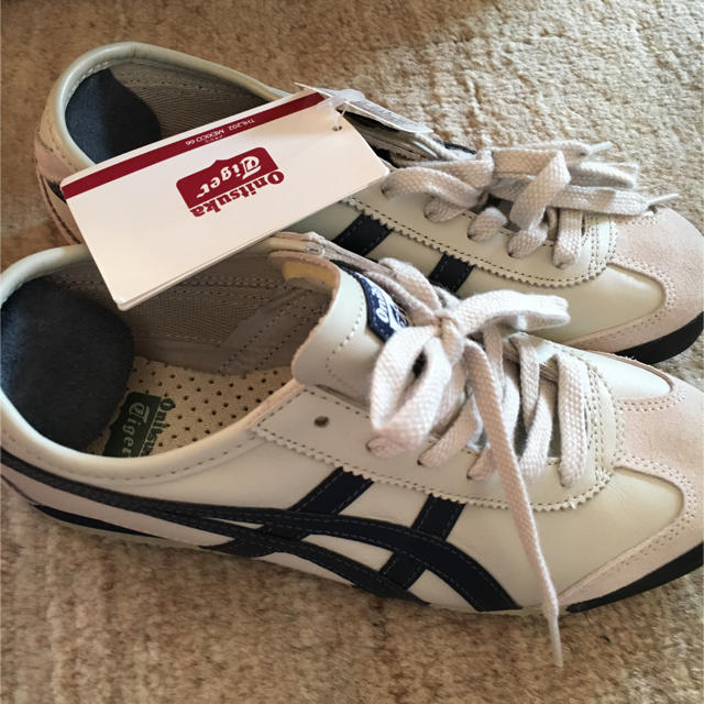 Onitsuka Tiger(オニツカタイガー)のオニツカタイガー 23.5cm スニーカー レディースの靴/シューズ(スニーカー)の商品写真