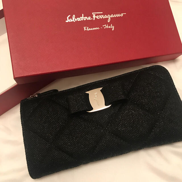 Salvatore Ferragamo長財布  【新品】